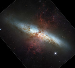 Hubble Space Telescope (PR MPIfR vom 27. Mai 2009).