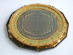 Die 295-Pixel-Bolometerkamera LABOCA, die seit Mai 2007 am Submillimeterteleskop APEX in Betrieb ist.