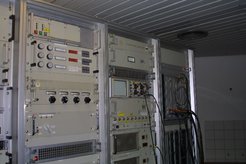 In diesen Schränken arbeiten die Backends in Effelsberg.
