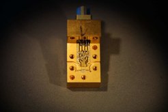Bild 2 - Kryogenisch kühlbarer integrierter Verstärker (MMIC) für 80 - 110 GHz.