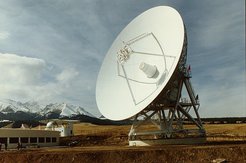 Das 25-Meter-Radioteleskop des Urumqi Astronomical Observatory der chinesischen Akademie der Wissenschaften (CAS).