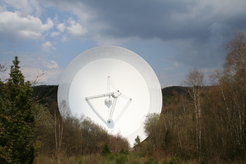 Das 100-m-Radioteleskop des Max-Planck-Instituts für Radioastronomie bei Effelsberg.