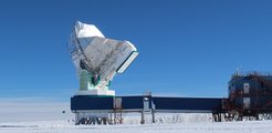 The 10-meter South Pole Telescope, at the National Science Foundation’s Amundsen-Scott South Pole Station, joined the global Event Horizon Telescope array in January 2015.