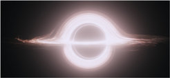 Akkretionsscheibe eines Schwarzen Lochs in Anlehnung an die Darstellung in dem Kinofilm „Interstellar“. Die Abbildung ist der Veröffentlichung von Oliver James et al. „Gravitational lensing by spinning black holes in astrophysics, and in the movie Interstellar“ in der Fachzeitschrift „Class. Quantum Grav.” (Fig. 16) entnommen.