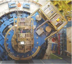 GREAT an Bord von SOFIA in seiner 1. Inkarnation mit zwei 1-Pixel-Empfängern und entsprechender Elektronik