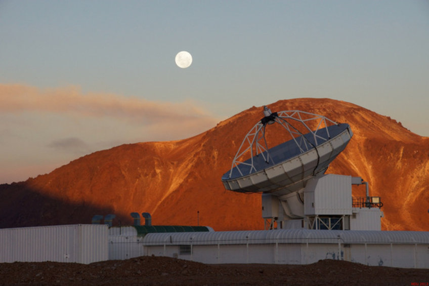 Das Atacama Pathfinder Experiment (APEX) Das Atacama Pathfinder Experiment (APEX)