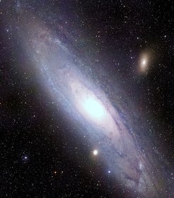 Andromedagalaxie M31 mit zwei Begleitgalaxien, M32 und NGC 205 (M110) (Tautenburg.Observatorium).