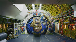 Abb. 1: GREAT, der “German Receiver for Astronomy at Terahertz frequencies”, am Teleskop des Flugzeugobservatoriums SOFIA.